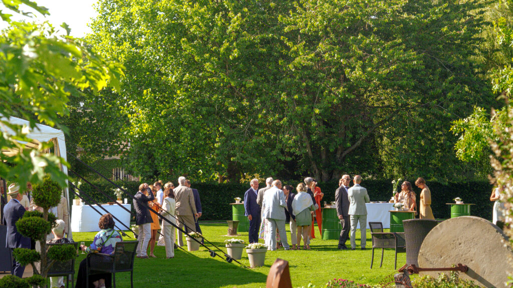 Mariage dans le grand jardin