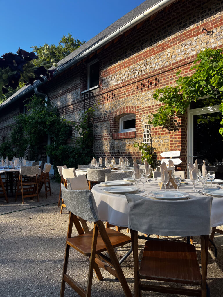 Mariage dans la salle des blés